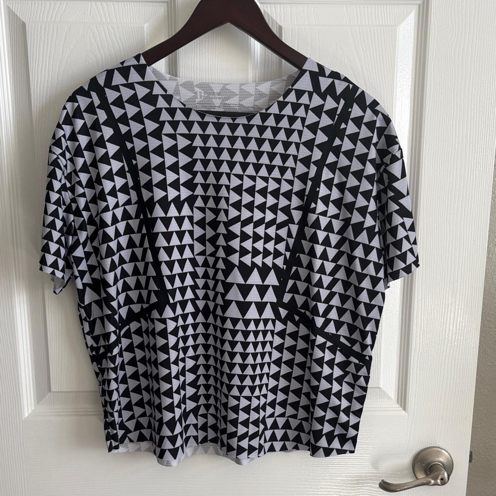 Geometric Black and Grey Women's Active wear Top